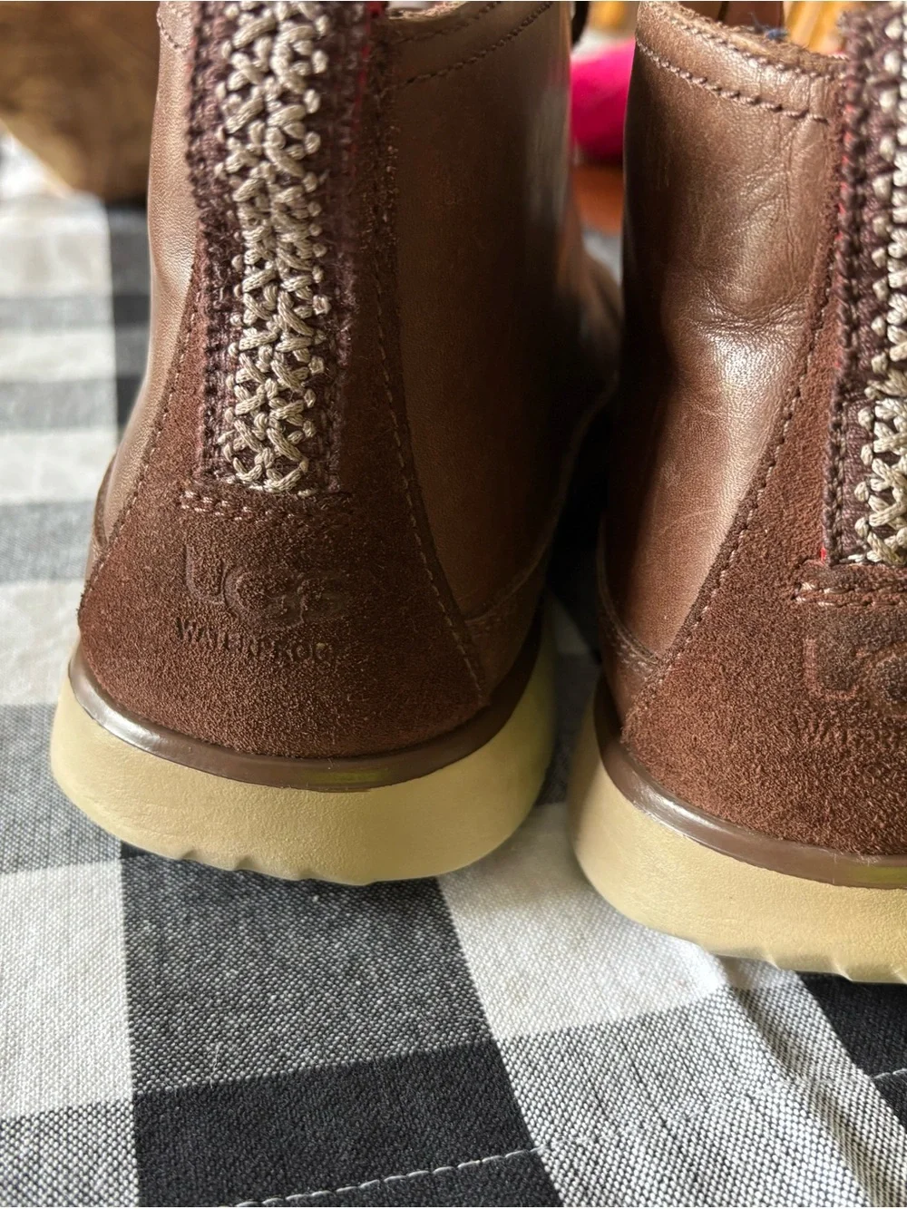 Men's UGG Brown Leather Chukka Boots - Casual Lace-Up